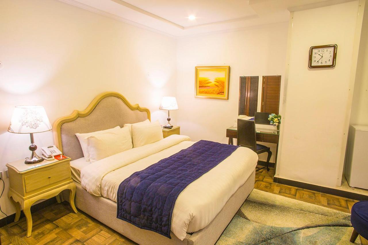 Hotel Oban Lahor Kültér fotó