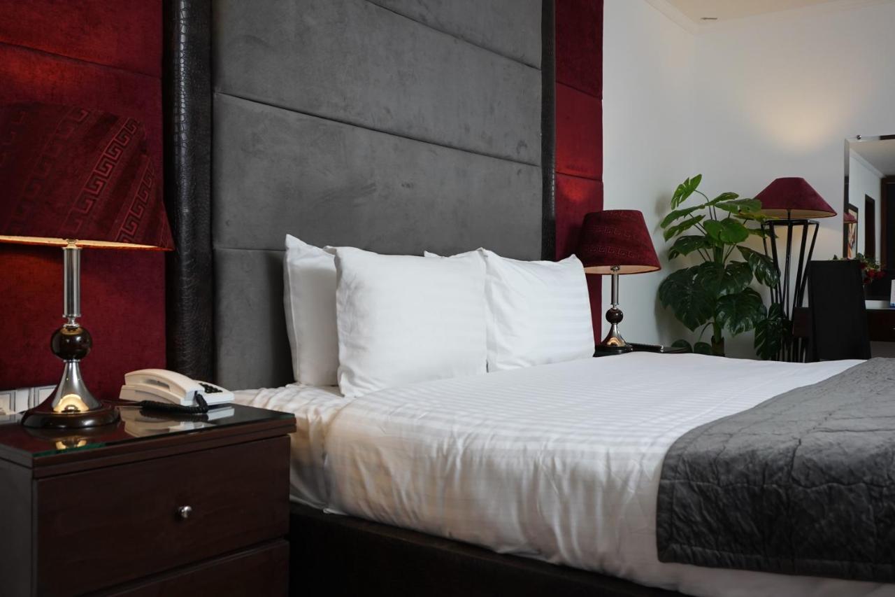 Hotel Oban Lahor Kültér fotó