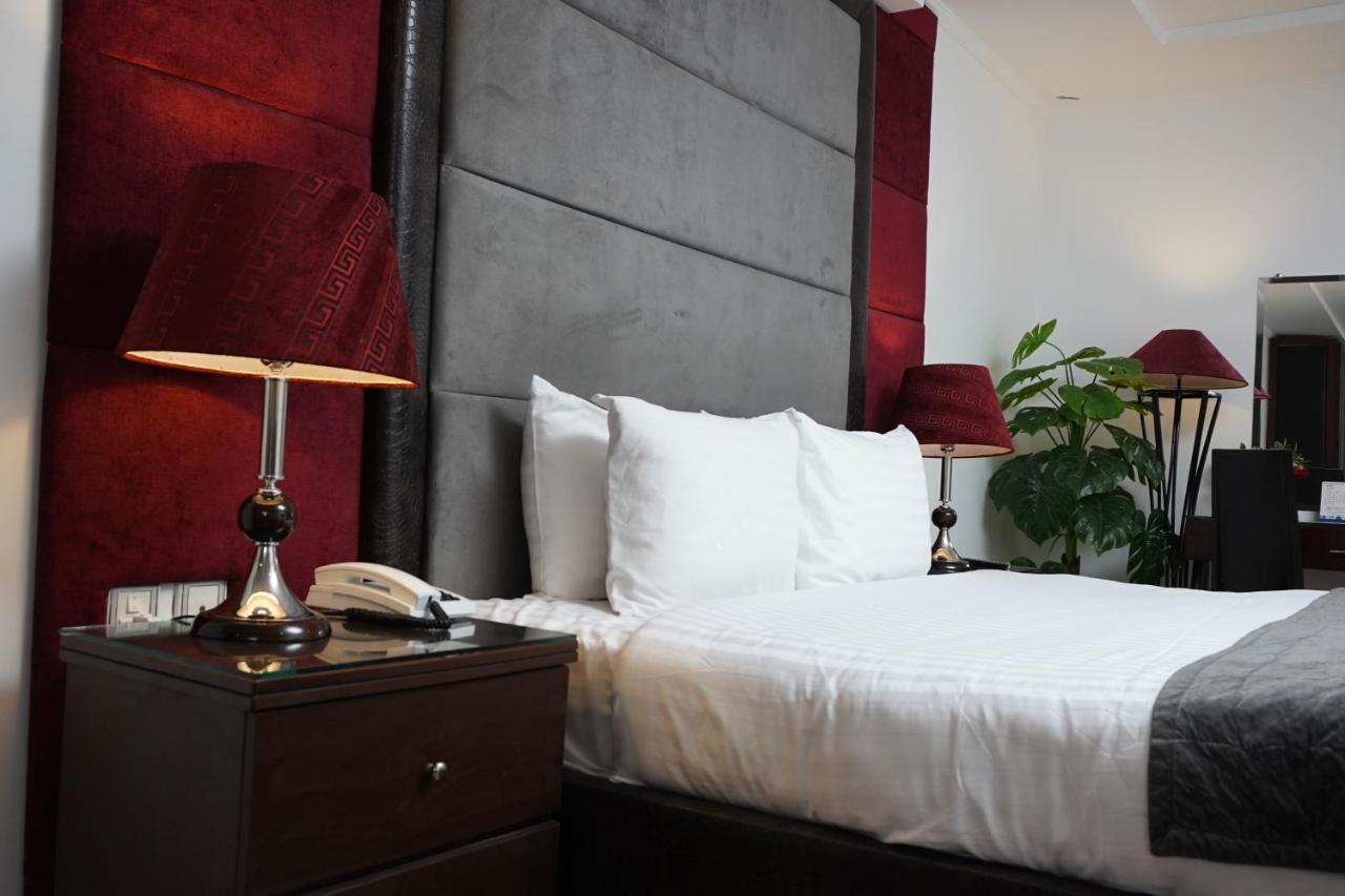 Hotel Oban Lahor Kültér fotó
