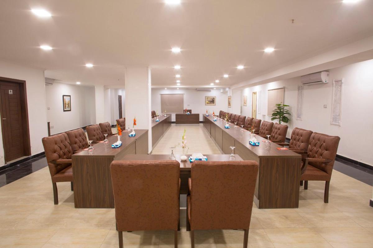 Hotel Oban Lahor Kültér fotó