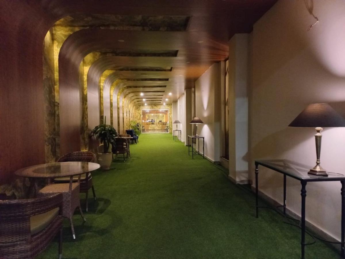 Hotel Oban Lahor Kültér fotó