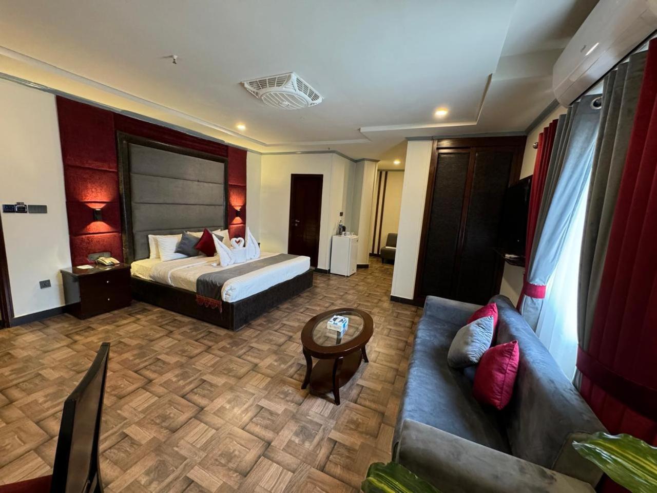 Hotel Oban Lahor Kültér fotó