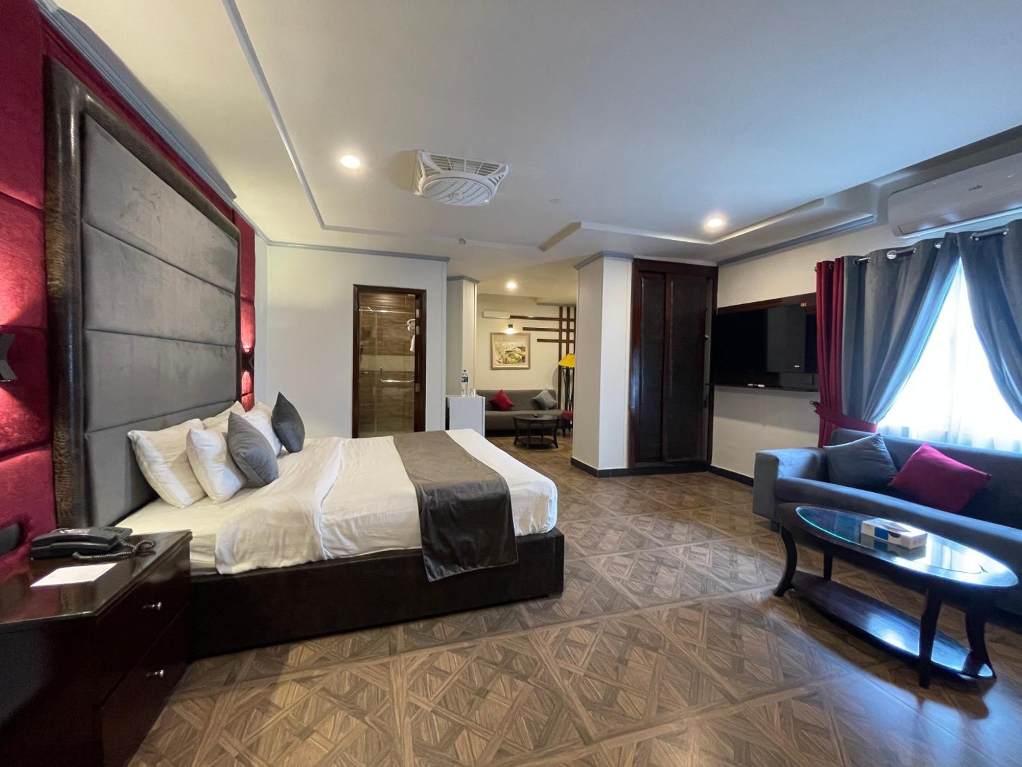 Hotel Oban Lahor Kültér fotó